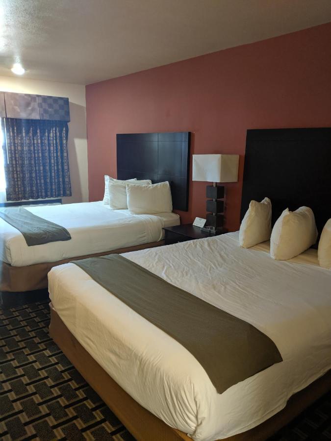 Executive 2* Woodward